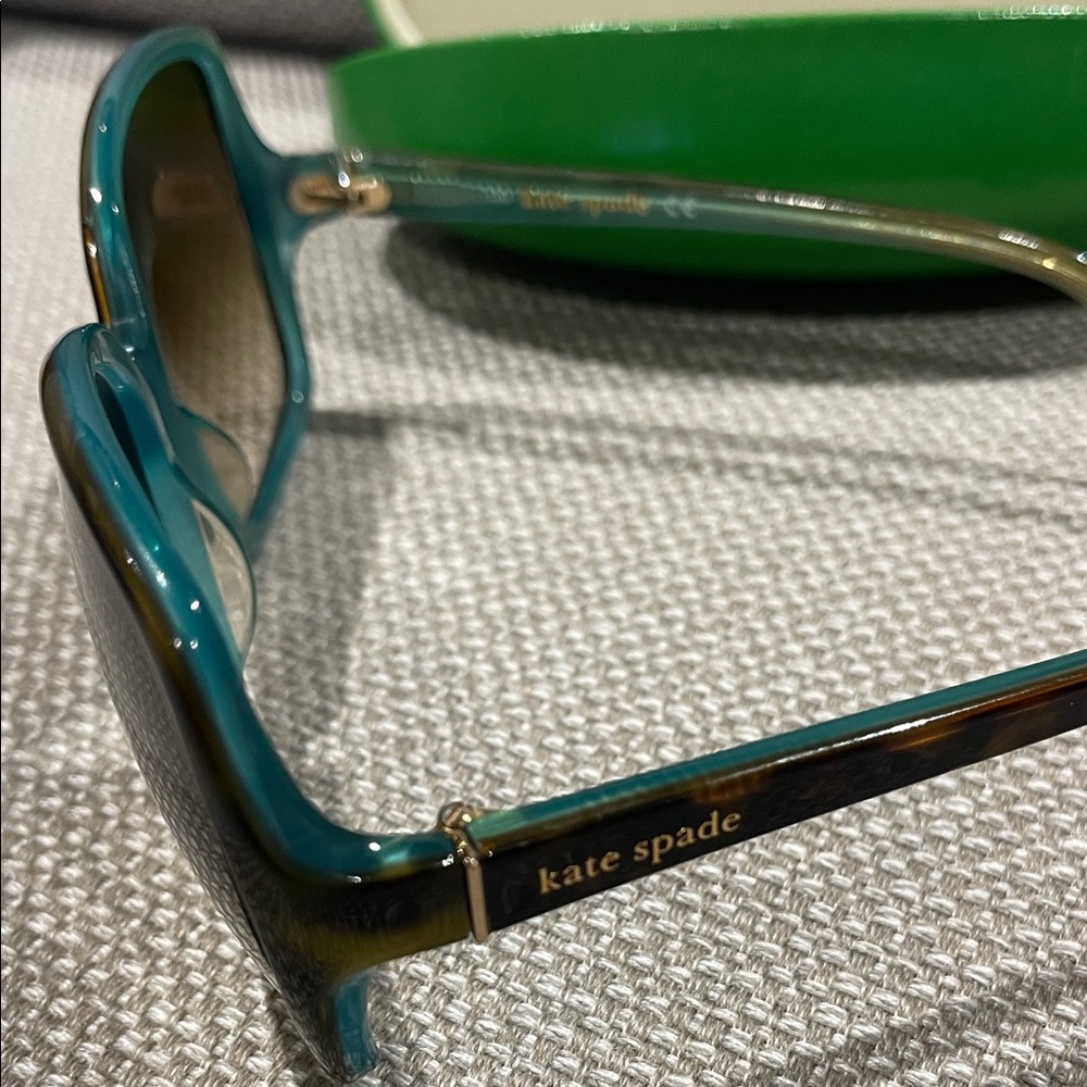 Kate Spade Sunglasses with Case - Picture 2 of 9